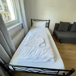 Studio Apartment In Stoetteritz With Balcony - Great Public Transport Links To The City